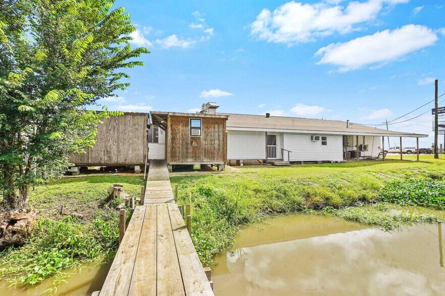 More Photos Of 8320 Highway 308, Lockport Restaurant For Lease