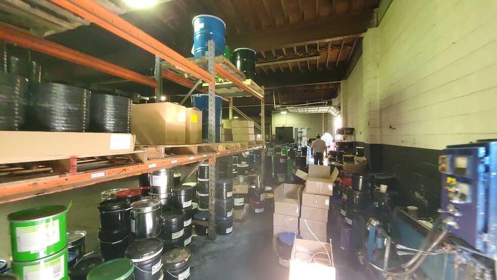 More Photos Of 4820 Rozzelles Ferry Rd, Charlotte Manufacturing For Lease