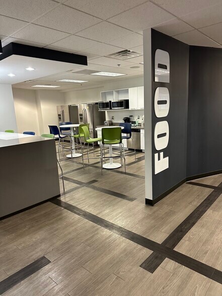 More Photos Of 26711 Northwestern Hwy, Southfield Office For Lease