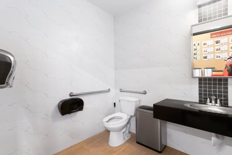 More Photos Of 43 Essex St, New York Storefront Retail Residential For Lease