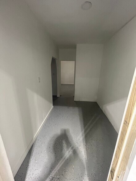 More Photos Of 27131 Hubbards Rd, Remington Industrial For Lease