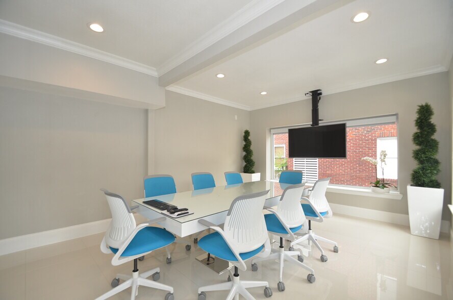 More Photos Of 1644 W Alabama St, Houston Loft Creative Space For Lease