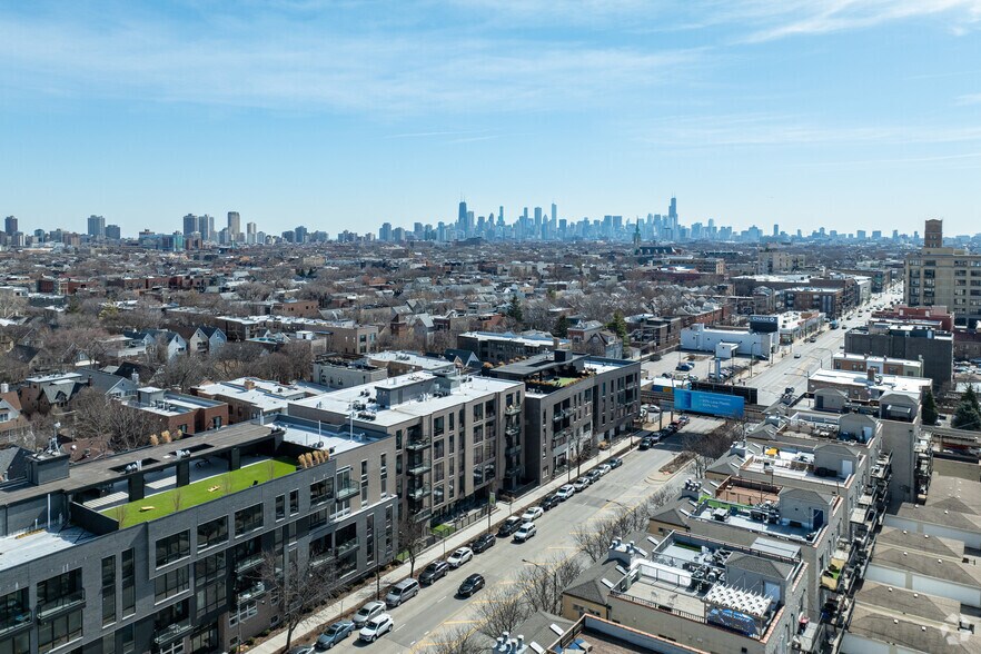 More Photos Of 3421 N Ashland Ave, Chicago Coworking Space