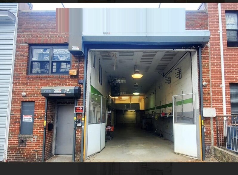Primary Photo Of 137 18th St, Brooklyn Warehouse For Lease