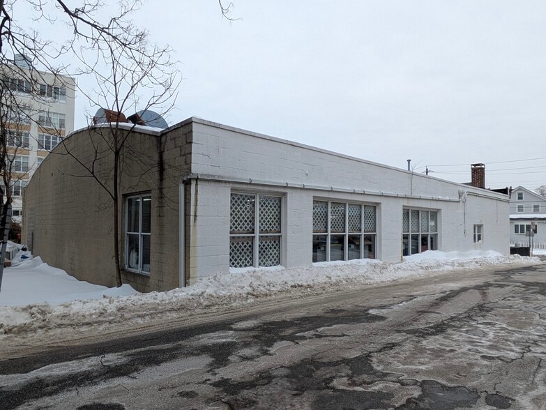 More Photos Of 5 Rollhaus Pl, Port Chester Auto Repair For Sale