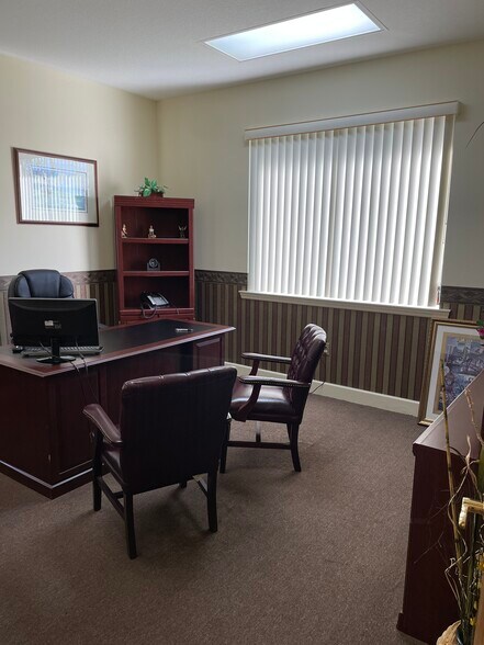 More Photos Of 8830 S Tamiami Trl, Sarasota Office For Lease
