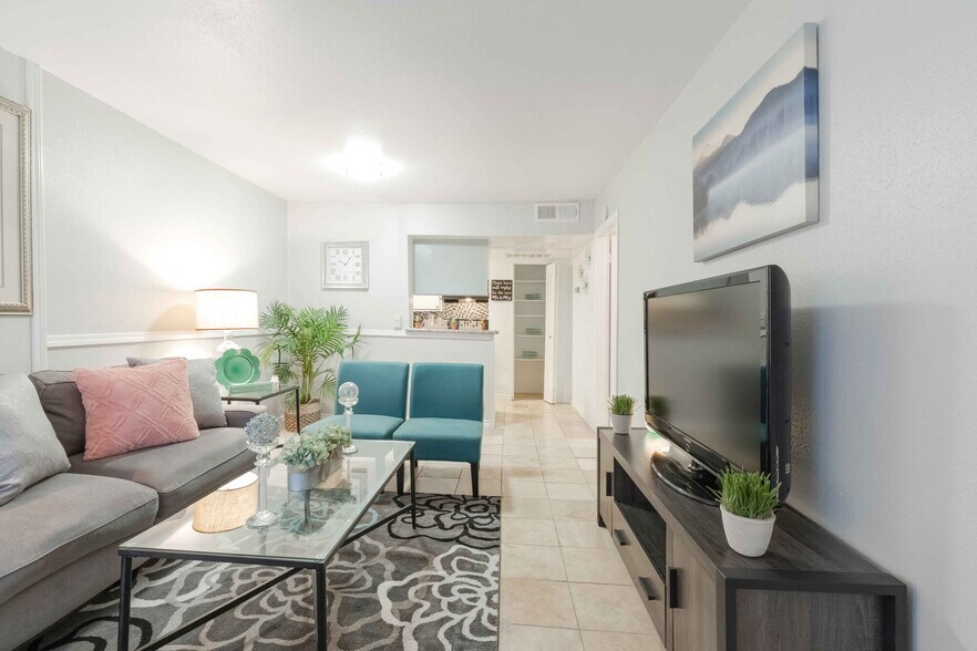 More Photos Of 10000 Hammerly Blvd, Houston Apartments For Sale