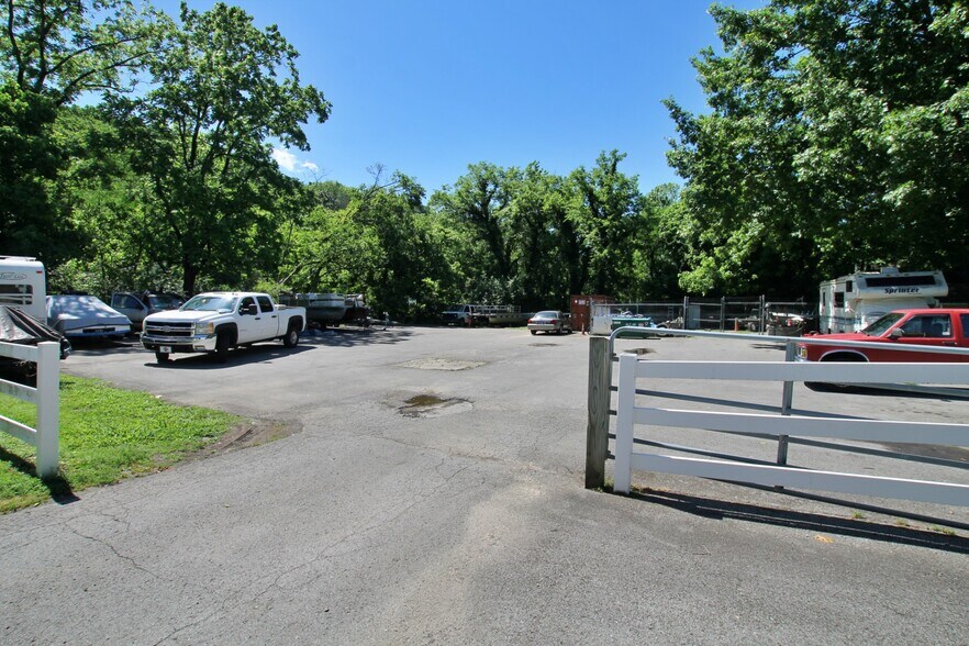 More Photos Of 1063 Louisville Hwy, Goodlettsville Flex For Sale