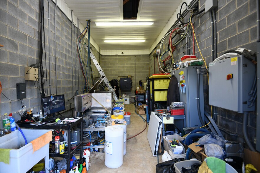 More Photos Of 2534 US 25, Greenwood Carwash For Sale