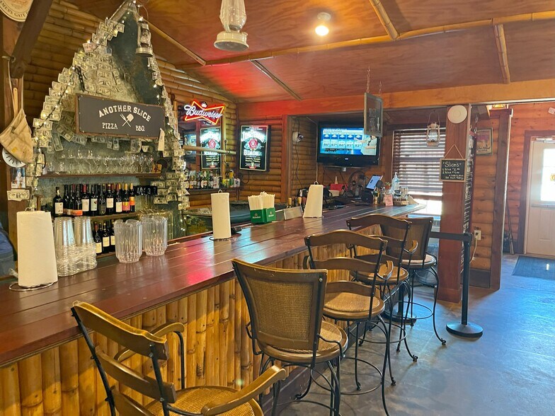 More Photos Of 2111 Sea Island Pky, Saint Helena Island General Retail For Sale