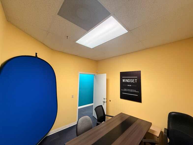 More Photos Of 6027-6127 SE Federal Hwy, Stuart Freestanding For Lease
