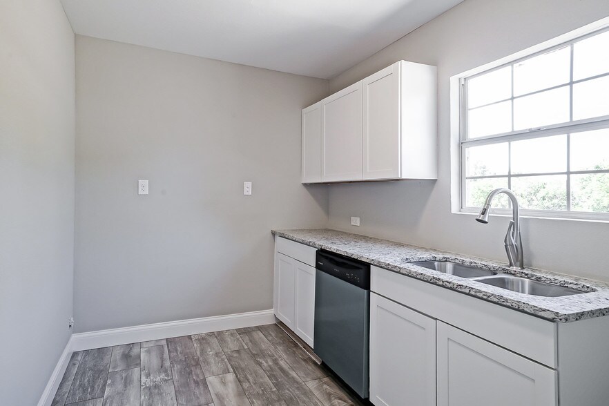 More Photos Of 6864 Pecan St, Frisco Office For Lease