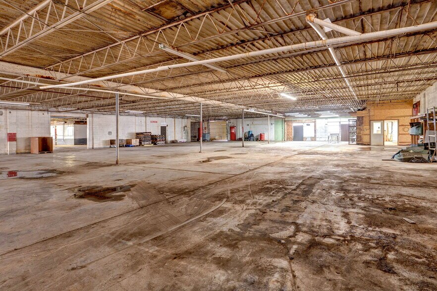 More Photos Of 504 Airport Rd, Crane Warehouse For Sale