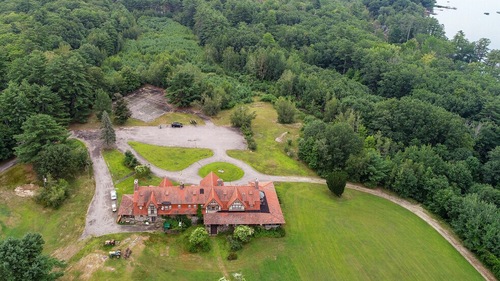 More Photos Of 50 Jacobs Rd, Moultonborough Hotel For Sale