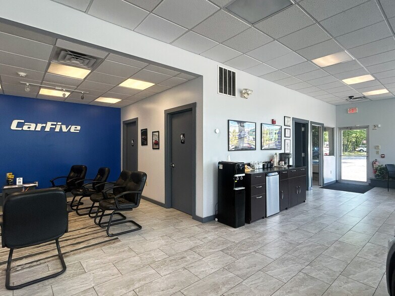 More Photos Of 1378 Hooksett Rd, Hooksett Auto Dealership For Sale