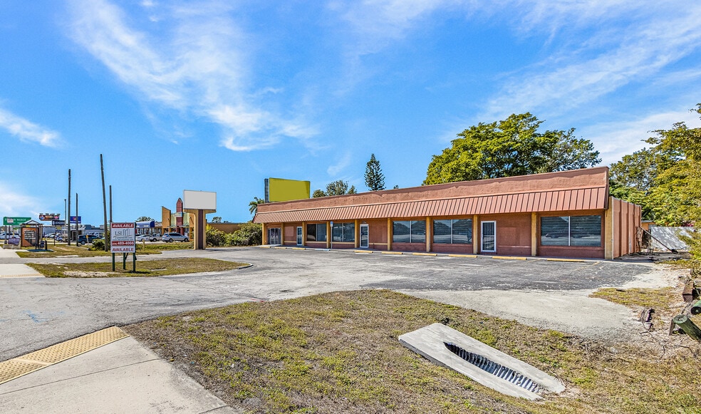 More Photos Of 11286 S Cleveland Ave, Fort Myers Freestanding For Sale