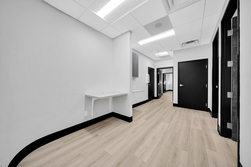 More Photos Of 4045 E Union Hills Dr, Phoenix Medical For Lease