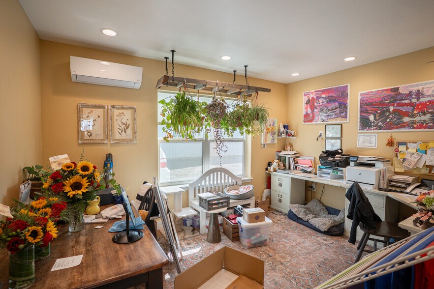 More Photos Of 319 Main St N, Kimberly Warehouse For Sale