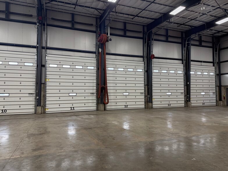 More Photos Of 3700 Rider Trail S, Earth City Warehouse For Lease