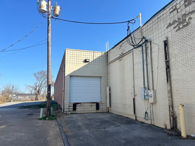 More Photos Of 100 N 8th St, Rogers Storefront Retail Office For Sale