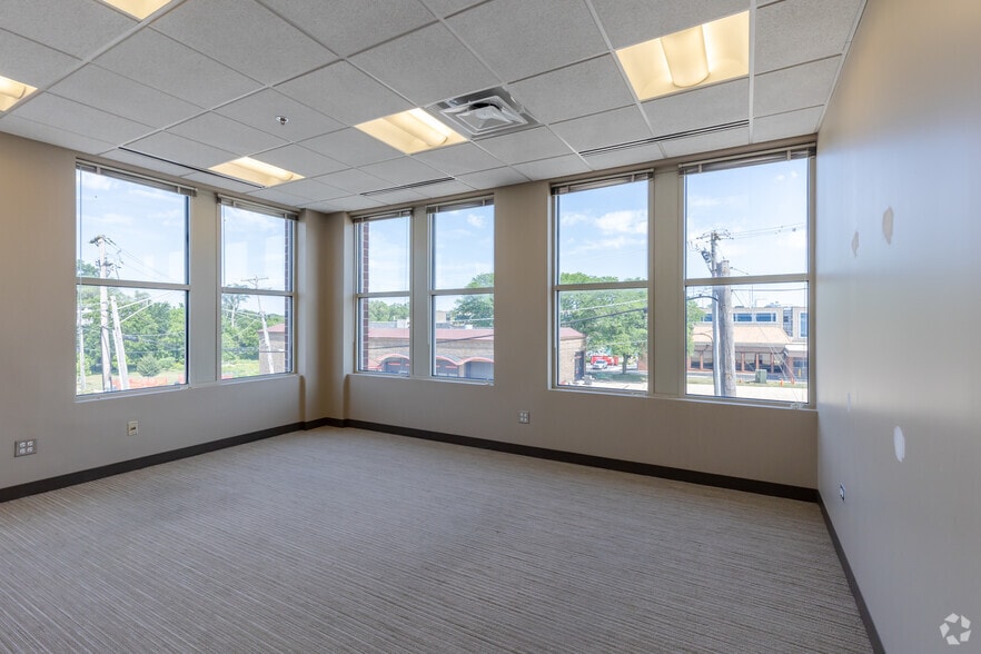 More Photos Of 0S050 Winfield Rd, Winfield Storefront Retail Office For Lease