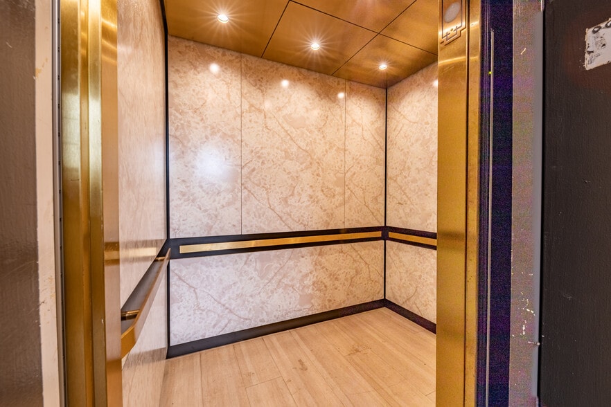 More Photos Of 508 N Tryon St N, Charlotte Apartments For Sale