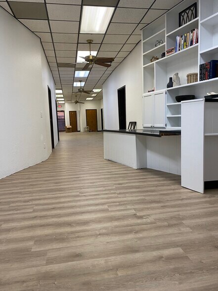 More Photos Of 409-411 W Chickasha Ave, Chickasha Storefront Retail Office For Lease