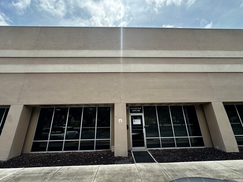 More Photos Of 14175 Icot Blvd, Clearwater Light Manufacturing For Lease