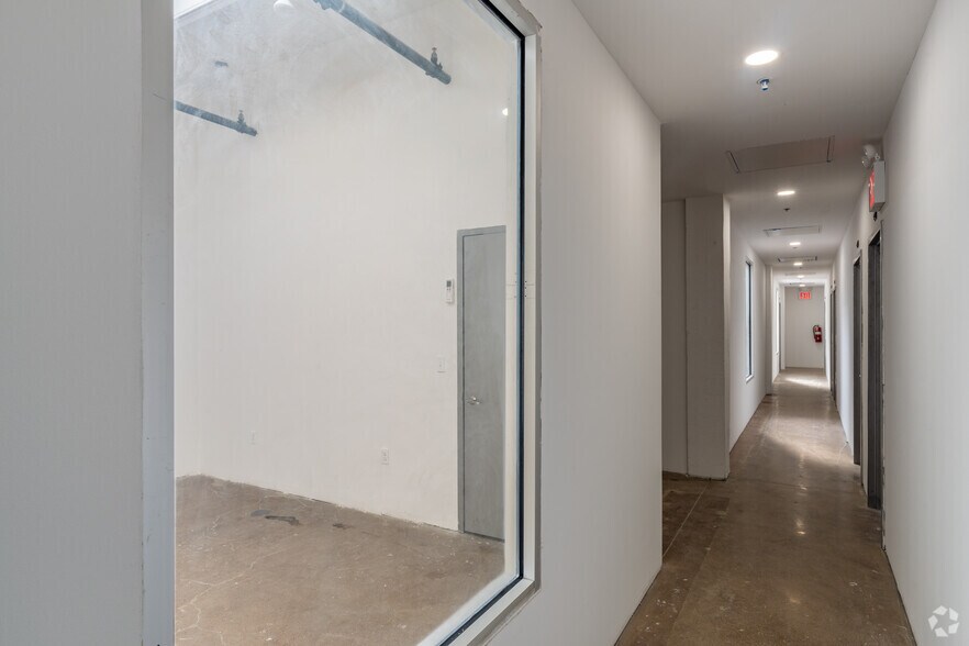 More Photos Of 4322 36th St, Long Island City Office For Lease