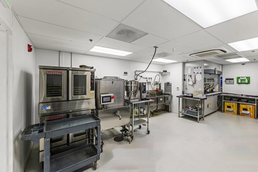 More Photos Of 2 Eric Cir, Verdi Warehouse For Sale