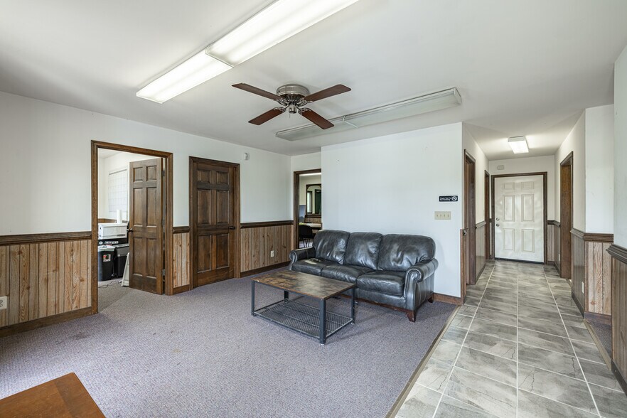 More Photos Of 100-102 Industrial Blvd, Toano Office For Sale
