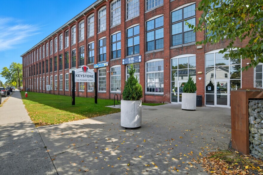 More Photos Of 122 Pleasant St, Easthampton Industrial For Lease