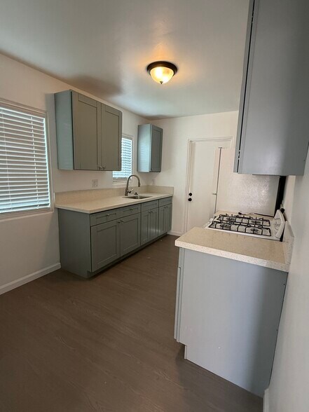More Photos Of 5025 Brighton Ave, San Diego Apartments For Sale