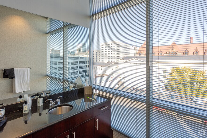 More Photos Of 655 Plum St, Cincinnati Office For Sale
