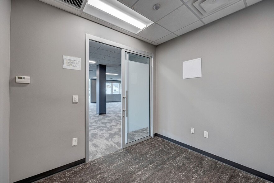 More Photos Of 6740 Rock Spring Rd, Wilmington Office For Lease
