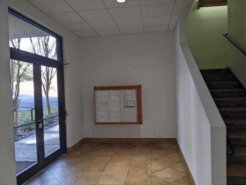 More Photos Of 248 Addie Roy Rd, Austin Office For Lease