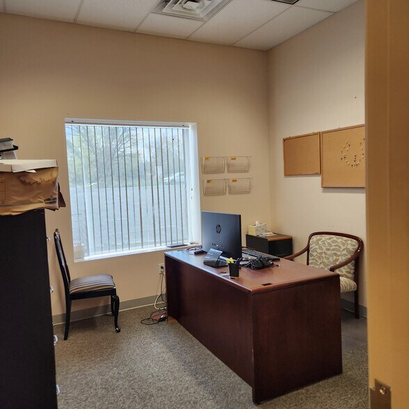 More Photos Of 5300 MacArthur Blvd, Vancouver Office For Lease