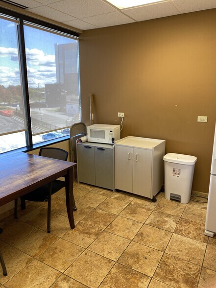 More Photos Of 1585 N Barrington Rd, Hoffman Estates Medical For Sale