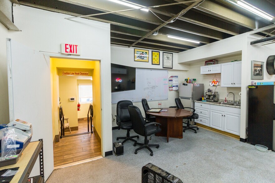 More Photos Of 1630 Foothill Dr, Boulder City Industrial For Sale