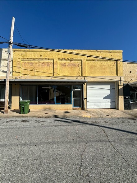 Primary Photo Of 219 S Gadberry St, Union Storefront For Lease