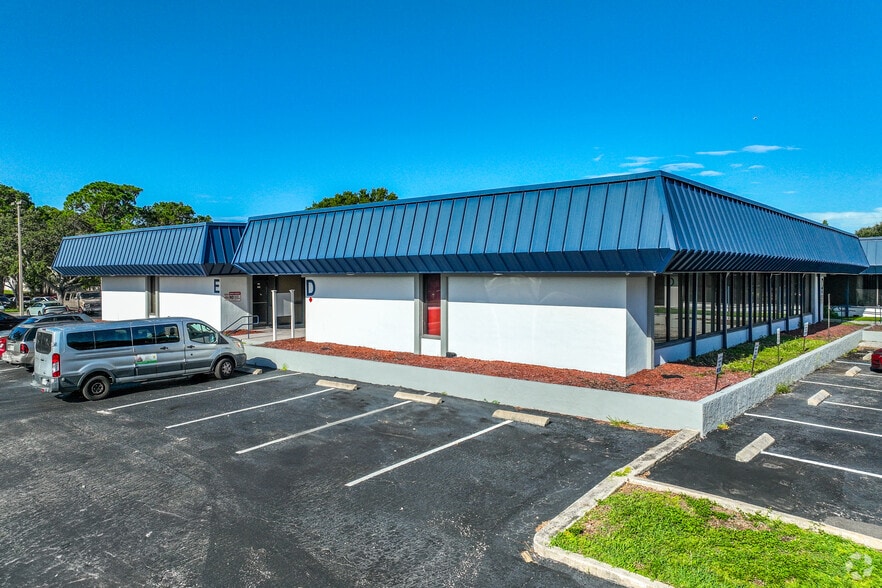 Primary Photo Of 1301 Seminole Blvd, Largo Medical For Lease