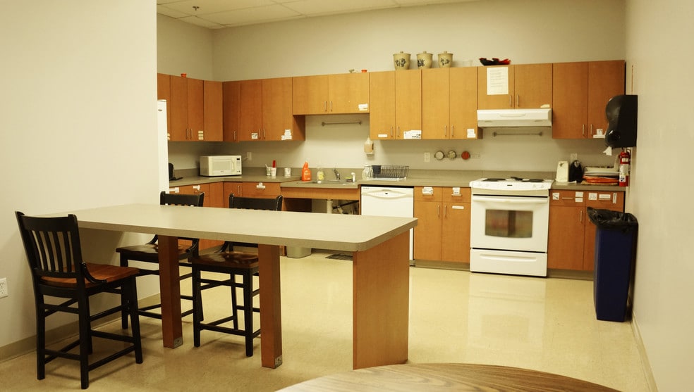 More Photos Of 1 Commercial St, Branford Warehouse For Lease