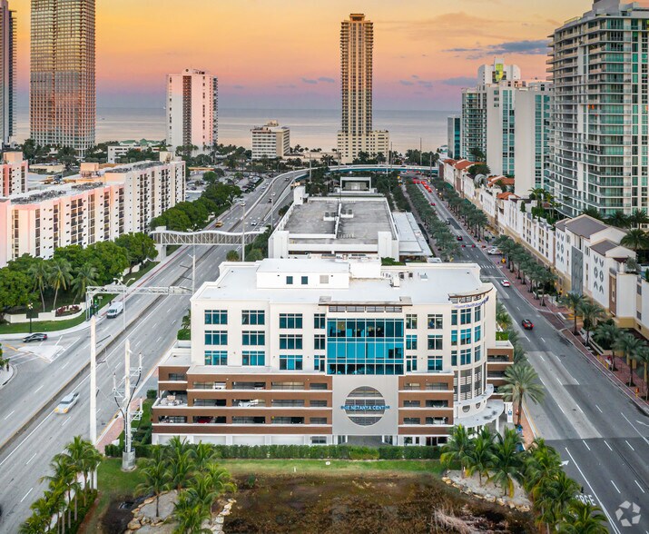 More Photos Of 323 Sunny Isles Blvd, Sunny Isles Beach Office For Lease