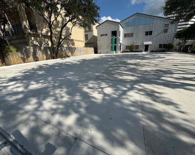 More Photos Of 5712 Val Verde St, Houston Loft Creative Space For Lease