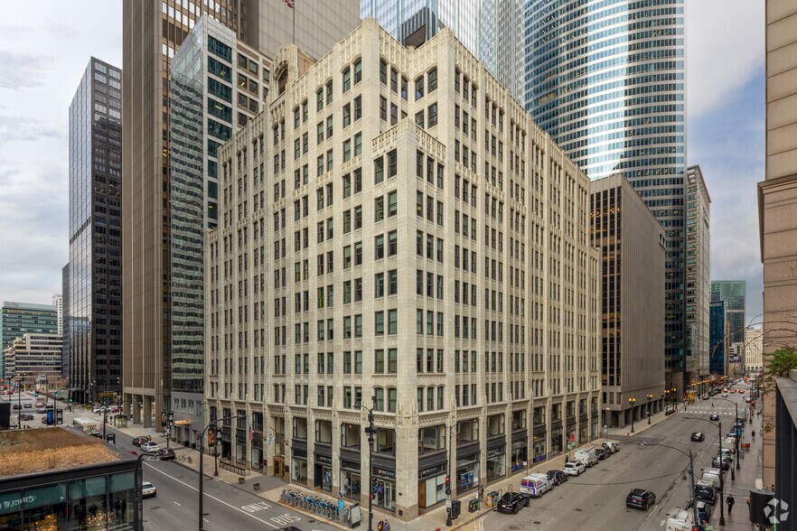 More Photos Of 300 W Adams St, Chicago Office For Sale