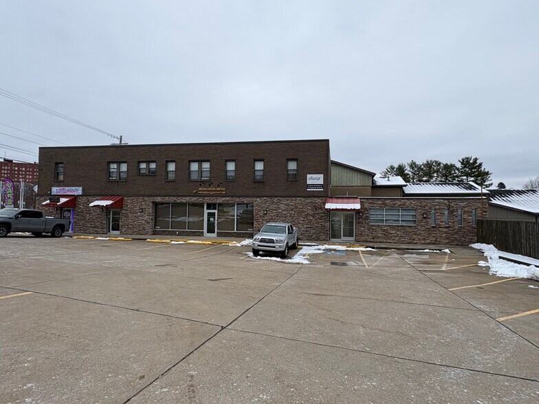 More Photos Of 1-7 S Mount Vernon Ave, Uniontown Office For Lease