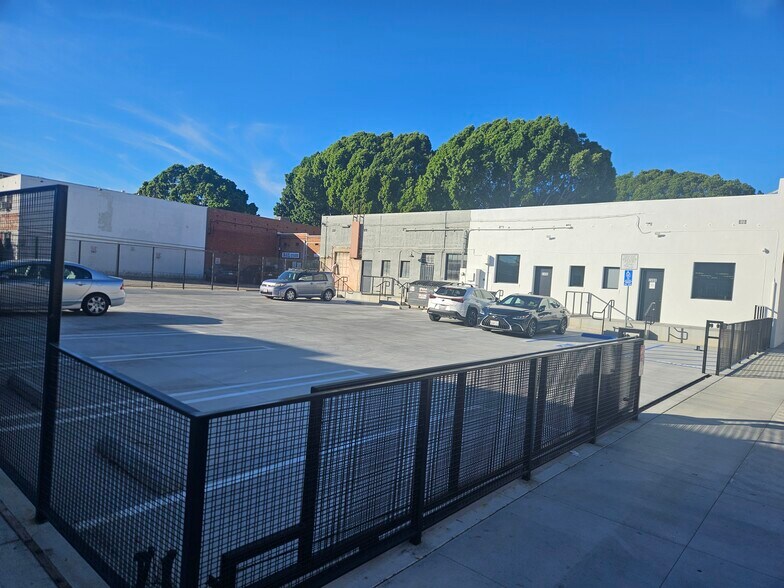 More Photos Of 2490-2498 E Colorado Blvd, Pasadena Storefront For Lease