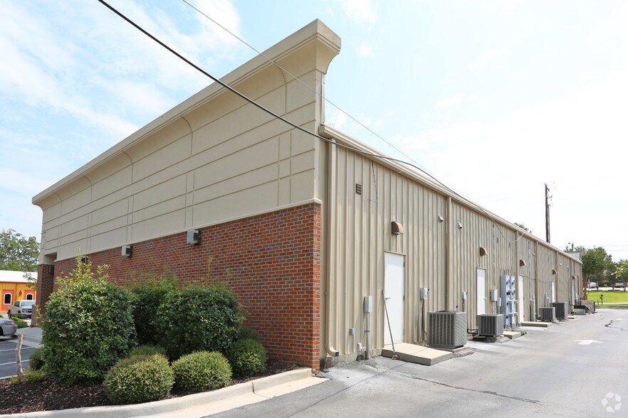 More Photos Of 1307 Highway 31 NW, Hartselle Freestanding For Lease
