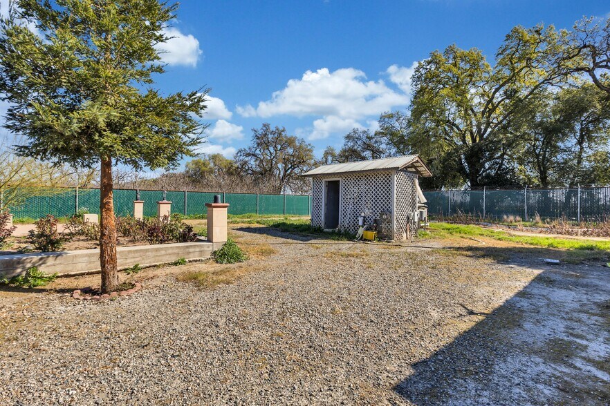 More Photos Of 9503 Barber Rd, Galt Land For Sale