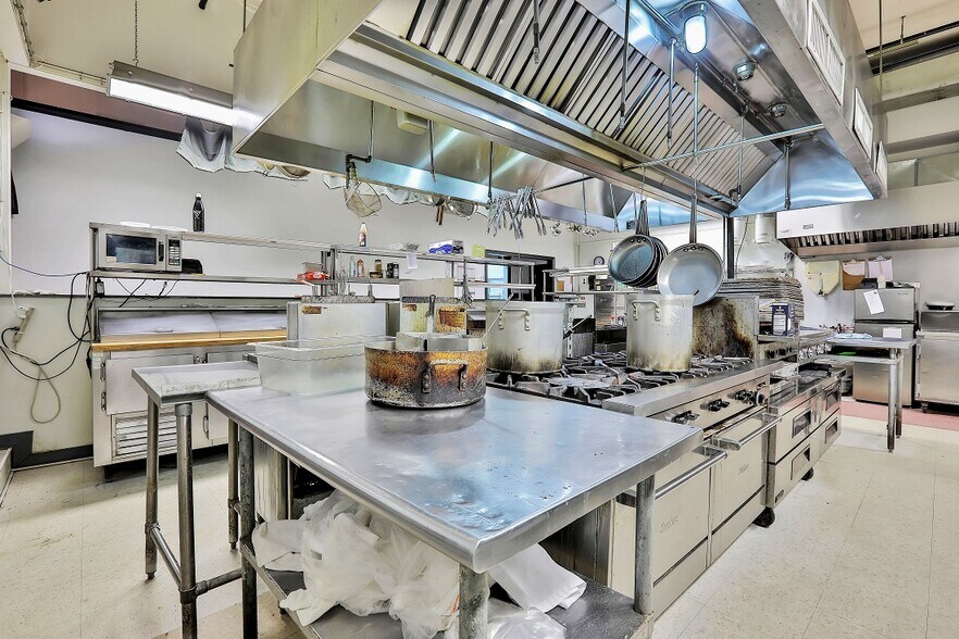 More Photos Of 63 N Front St, Kingston Storefront For Sale